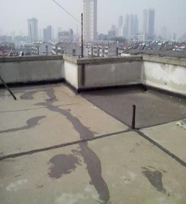 云霄漏水维修 楼顶漏水是什么原因，楼顶漏水维修方法是什么?
